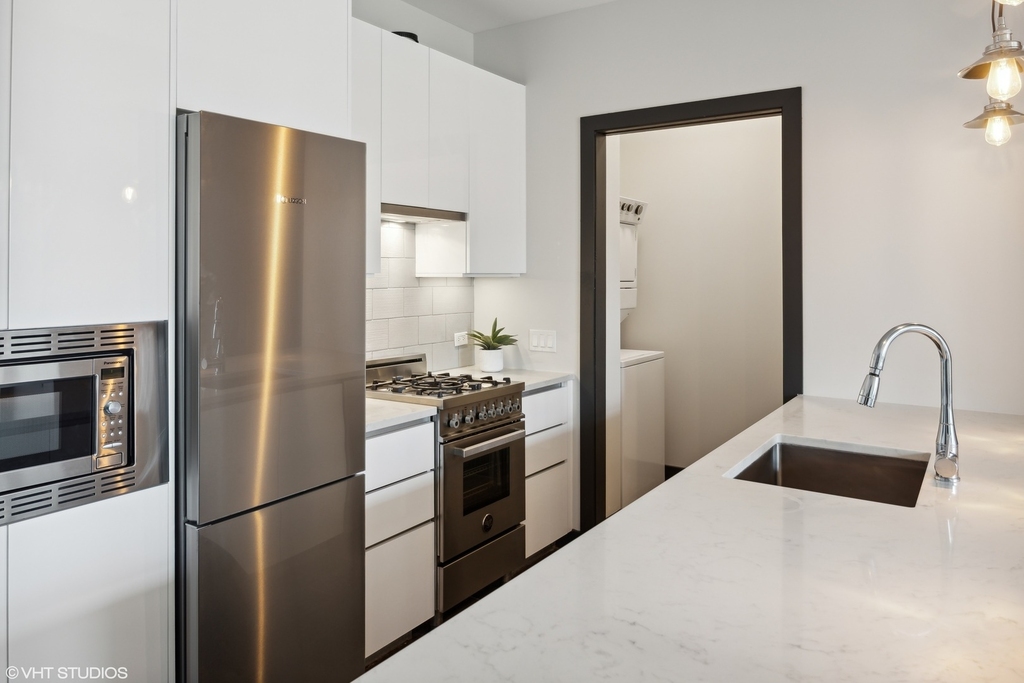 171 N Aberdeen Street - Photo 8