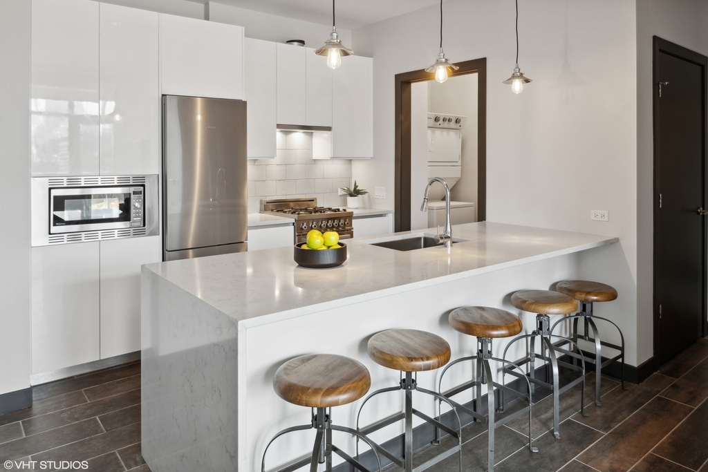 171 N Aberdeen Street - Photo 6