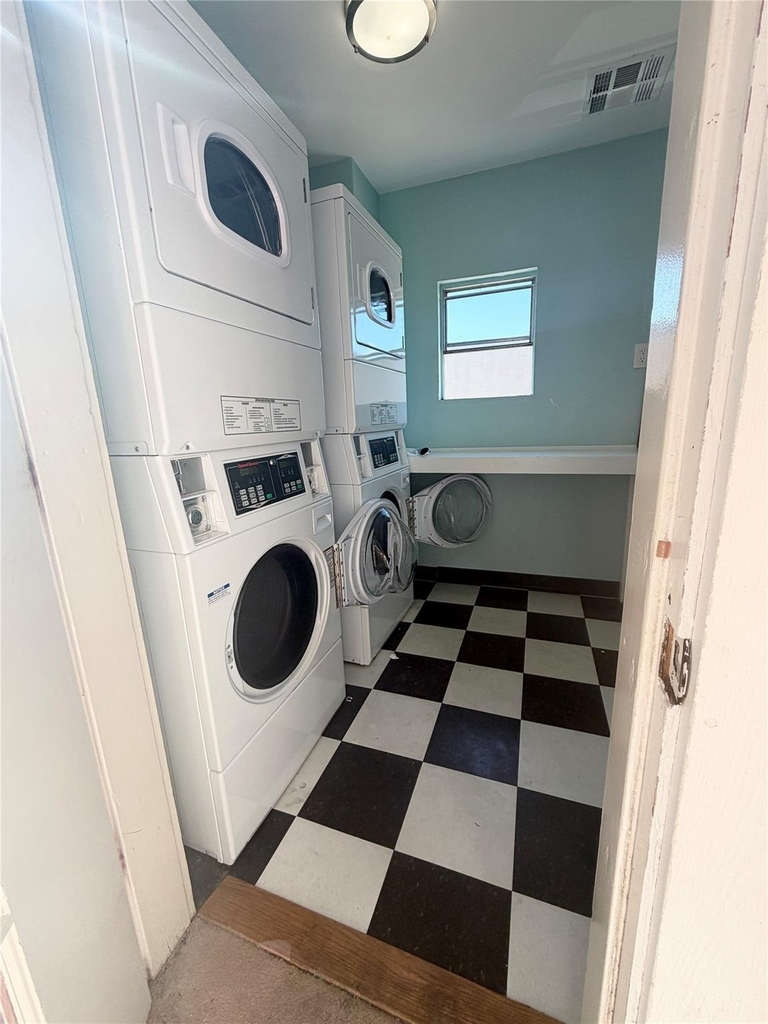 1417 Tremont Street - Photo 30