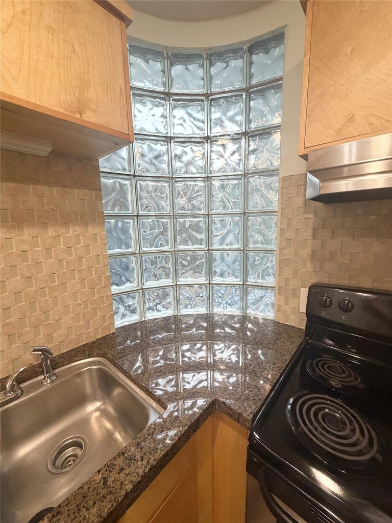 1417 Tremont Street - Photo 19
