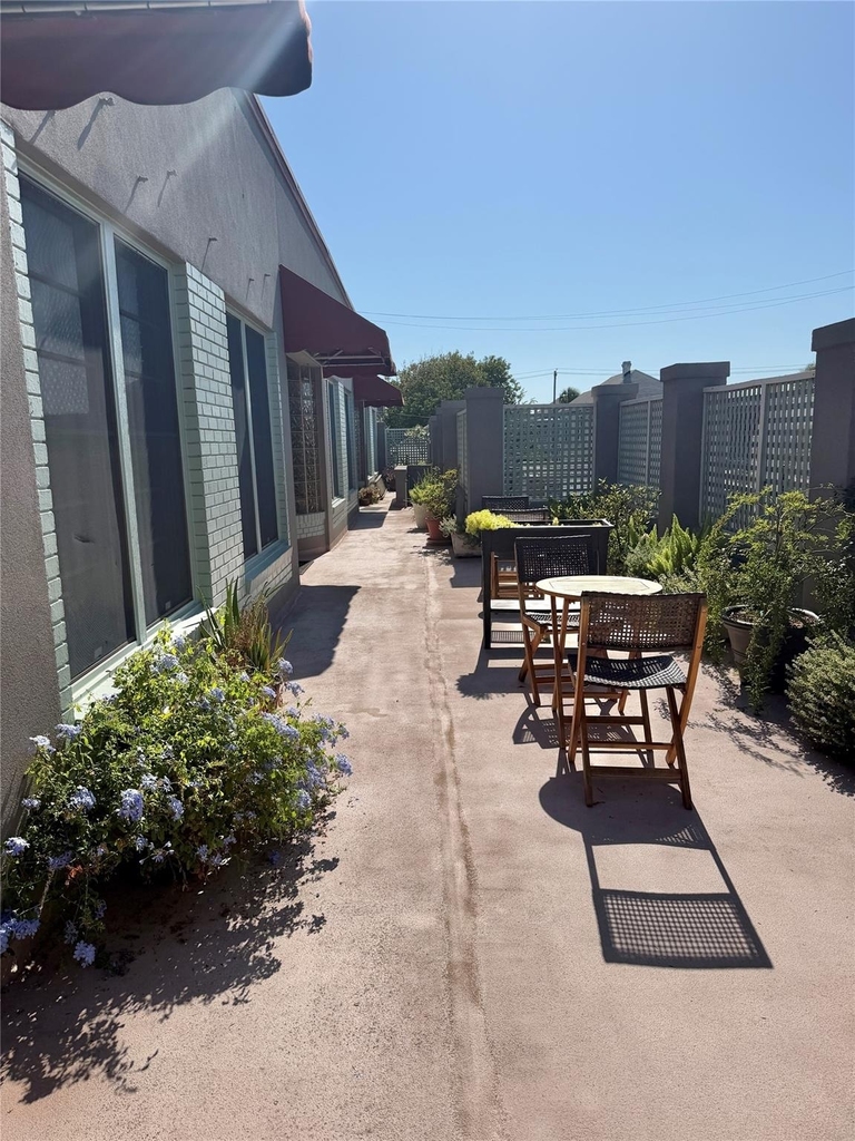 1417 Tremont Street - Photo 32