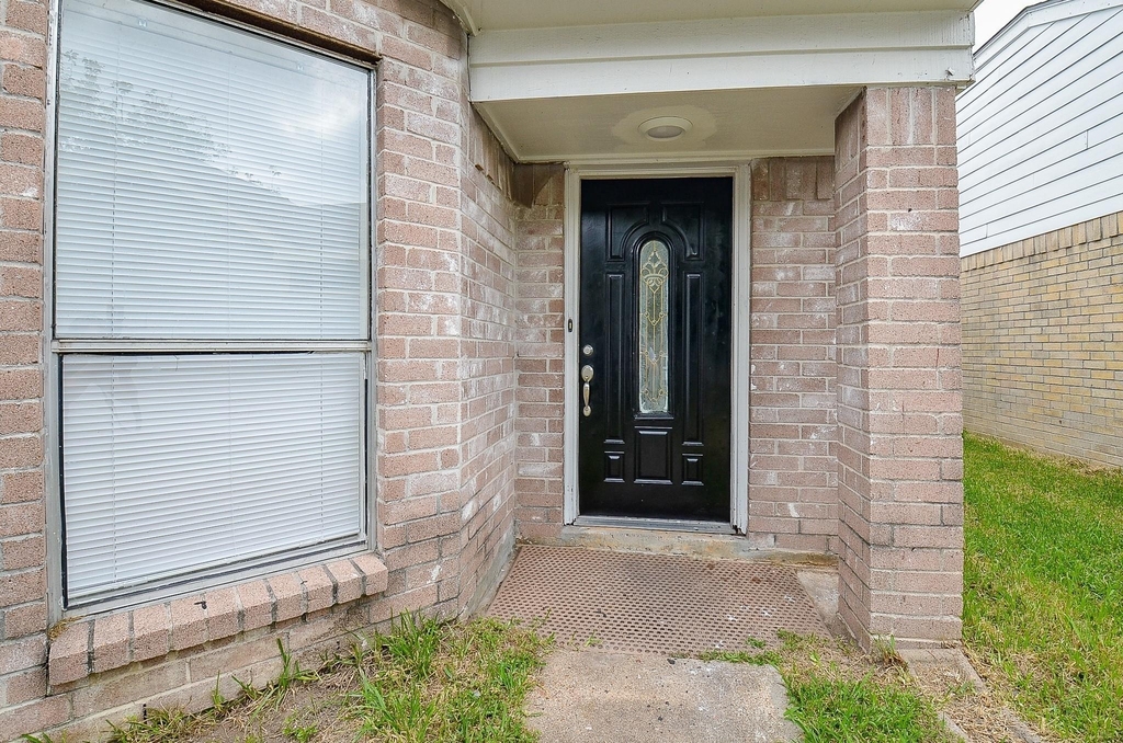 11818 Spring Grove Dr - Photo 1