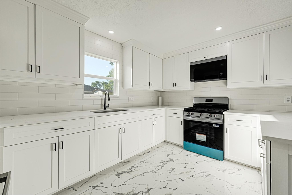 7101 Goforth Street - Photo 6