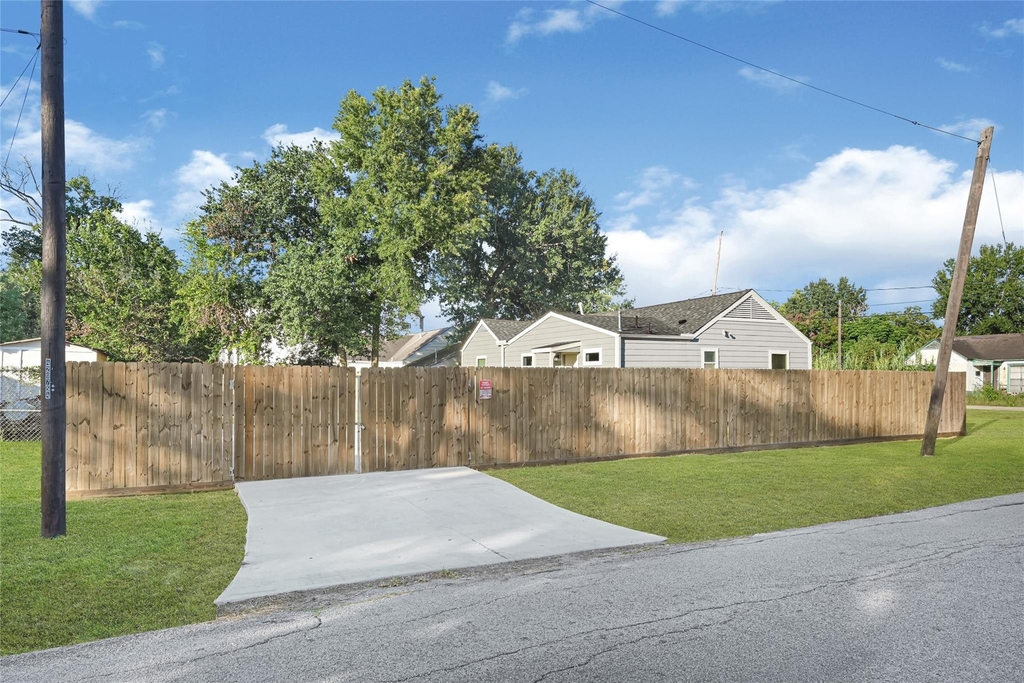 7101 Goforth Street - Photo 18