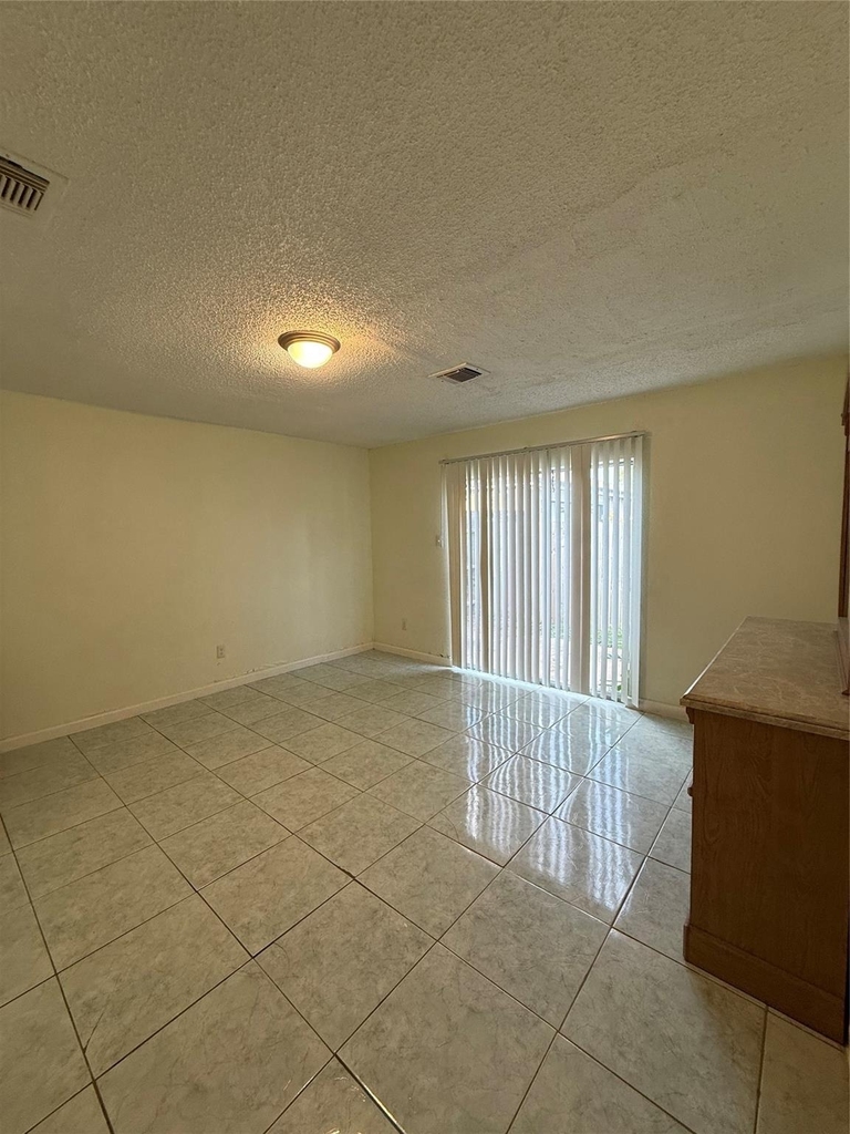 9011 Ketchwood Drive - Photo 8
