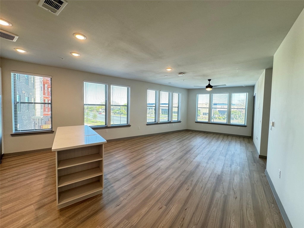 11604 Stonehollow Dr - Photo 3