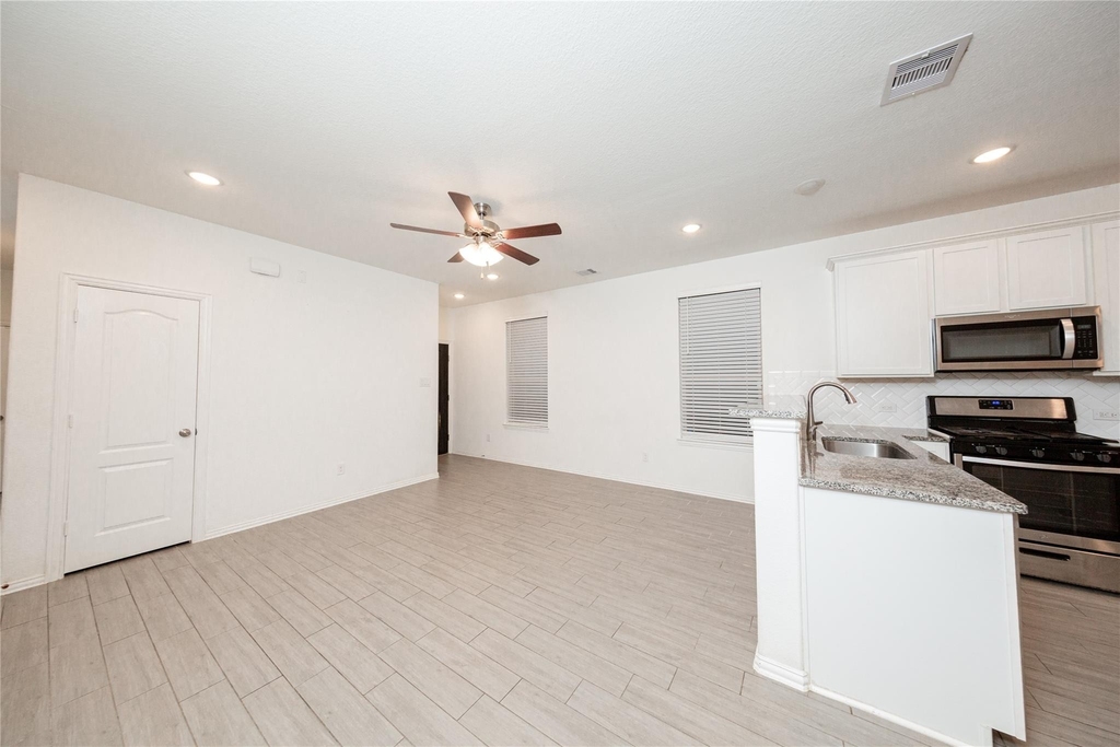 31206 Whitfield Court - Photo 2