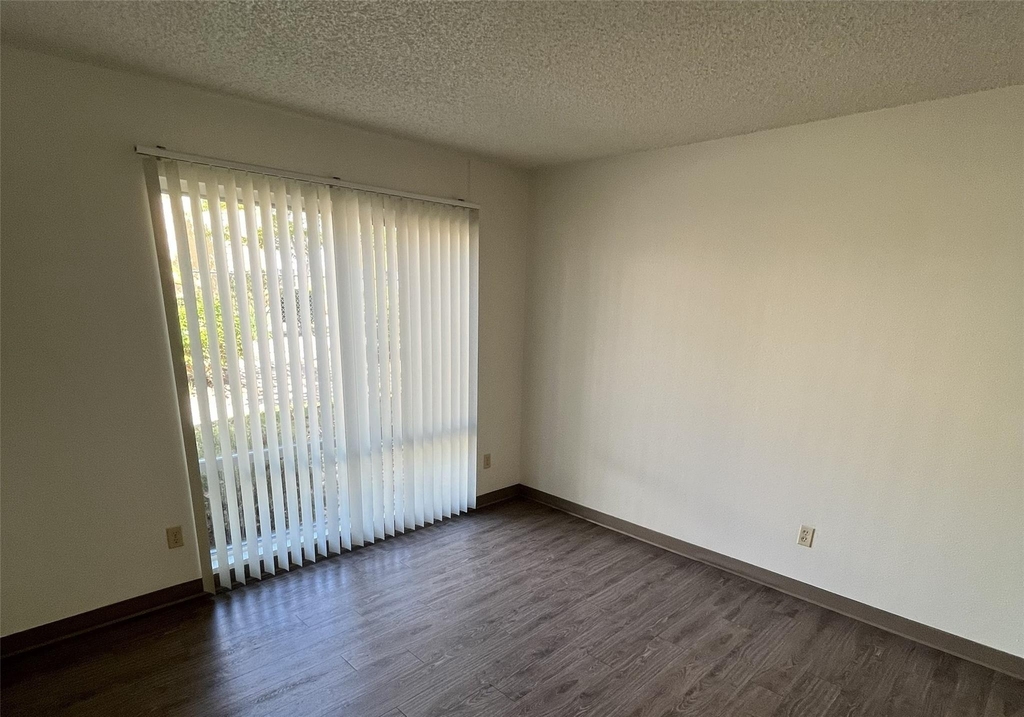 5447 Bayview Heights - Photo 7