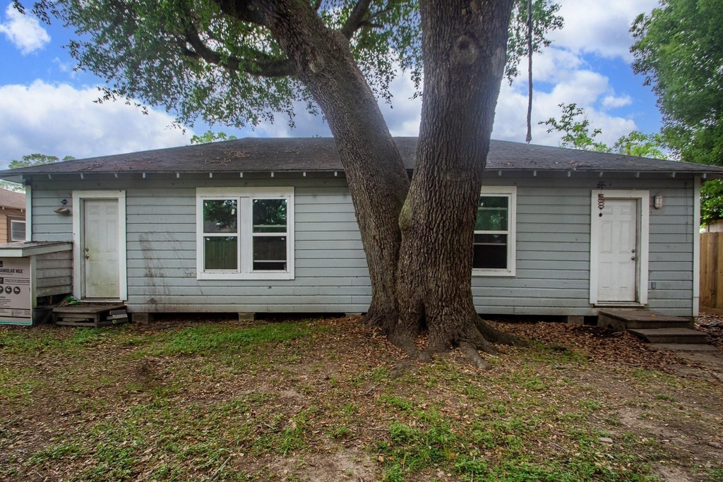 713 W Willis Street - Photo 2
