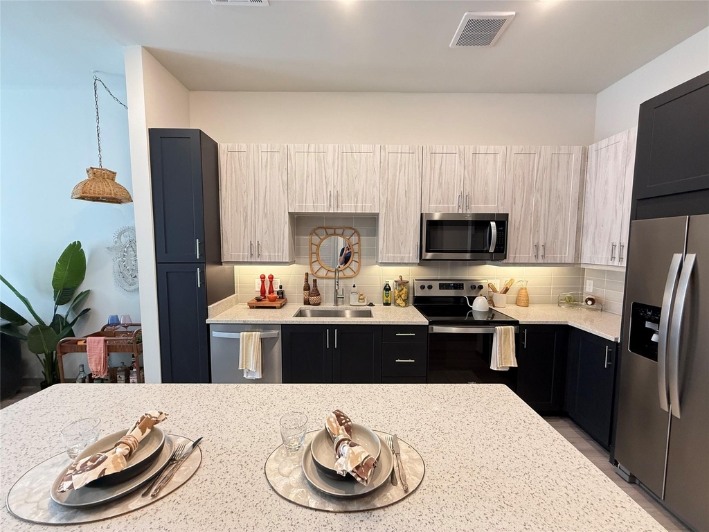 11604 Stonehollow Dr - Photo 1