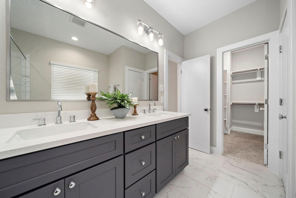 8322 Curry Road - Photo 2