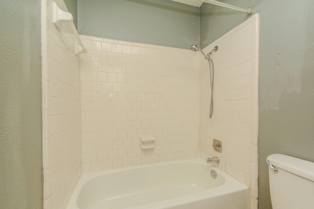 8607 Crystal Cove Circle - Photo 16