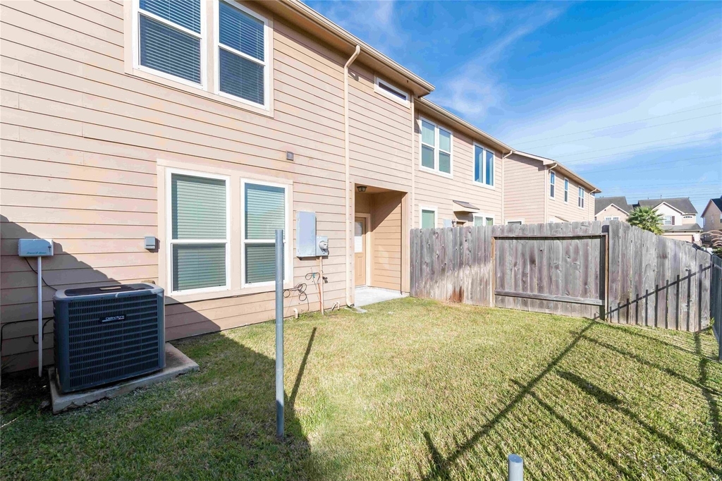 1135 Lexington Grove Drive - Photo 1