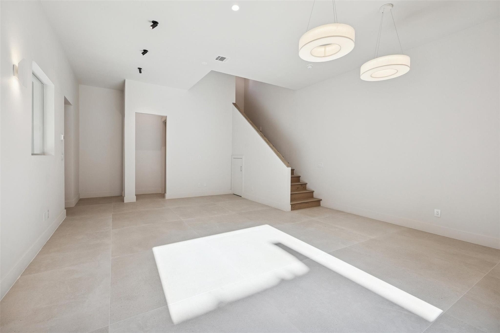 3514 Mount Vernon Street - Photo 1