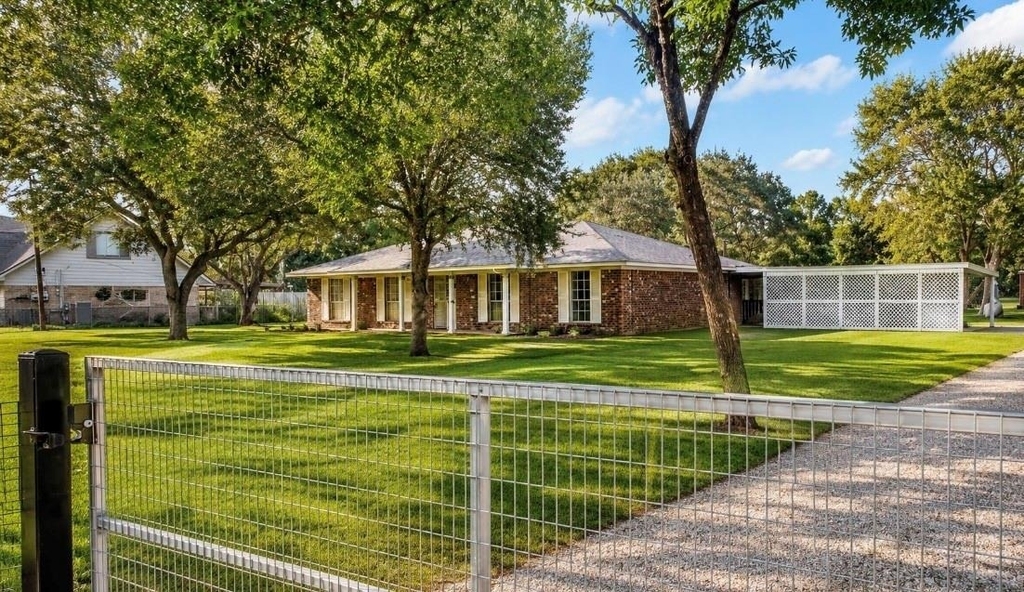3935 Allen Road - Photo 2