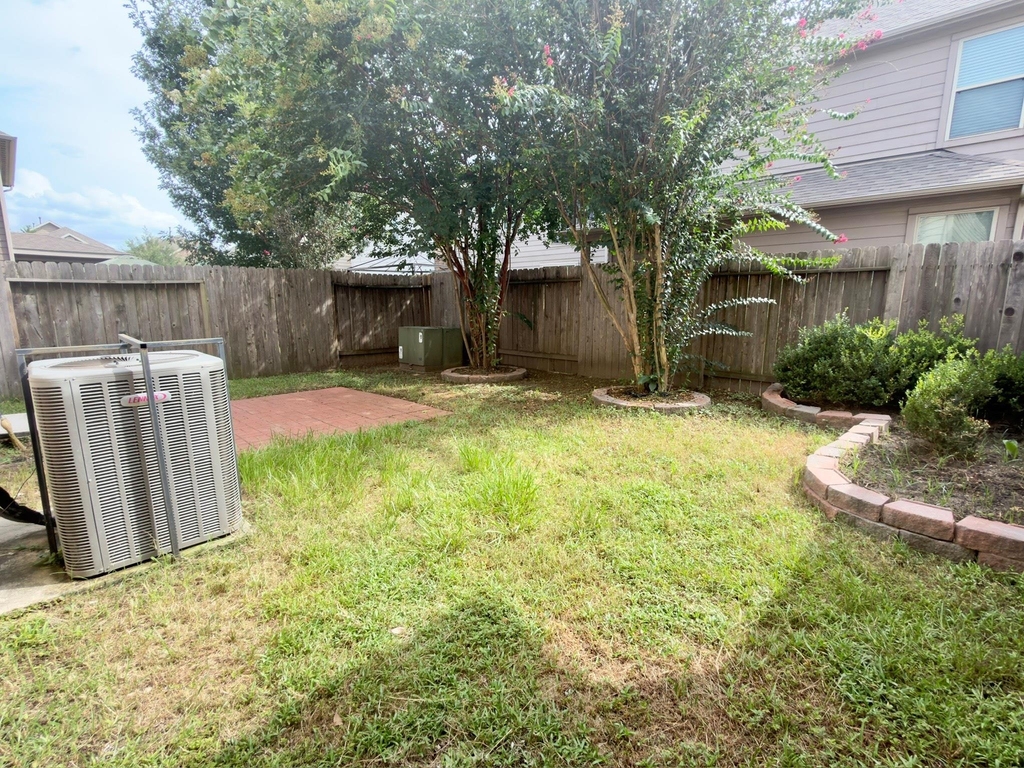 17035 Amarose Drive - Photo 26