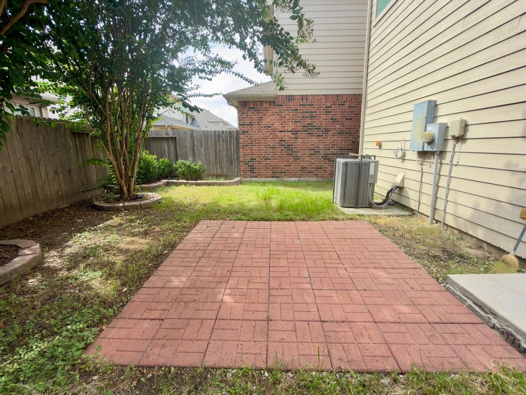17035 Amarose Drive - Photo 27
