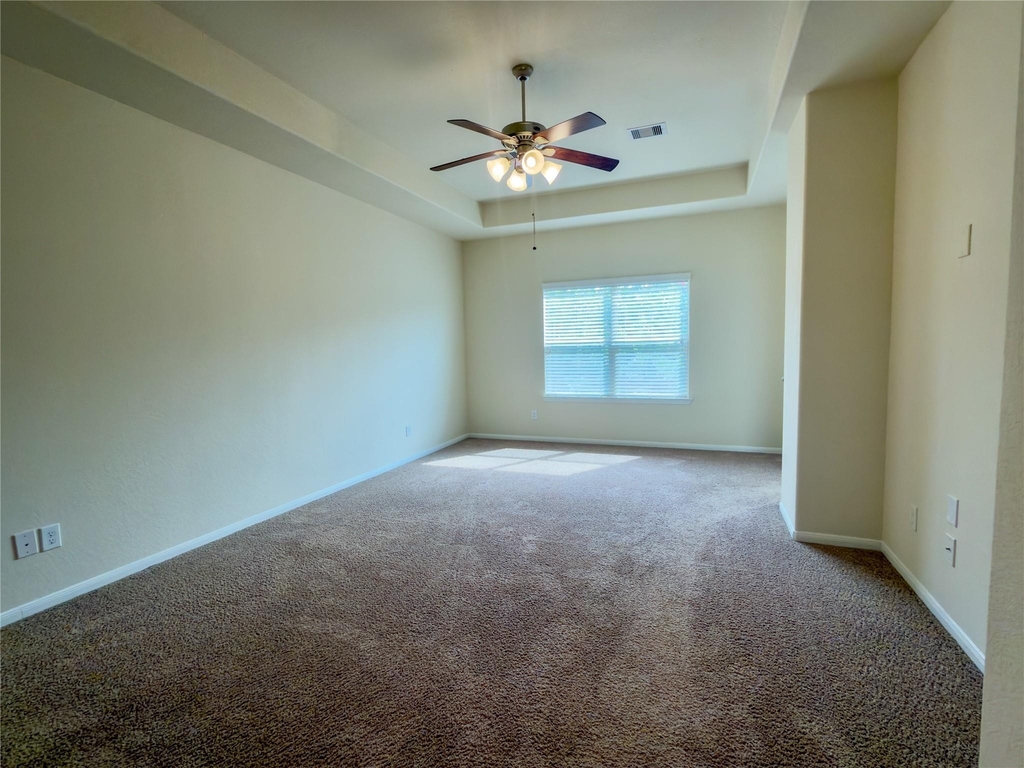 17035 Amarose Drive - Photo 11
