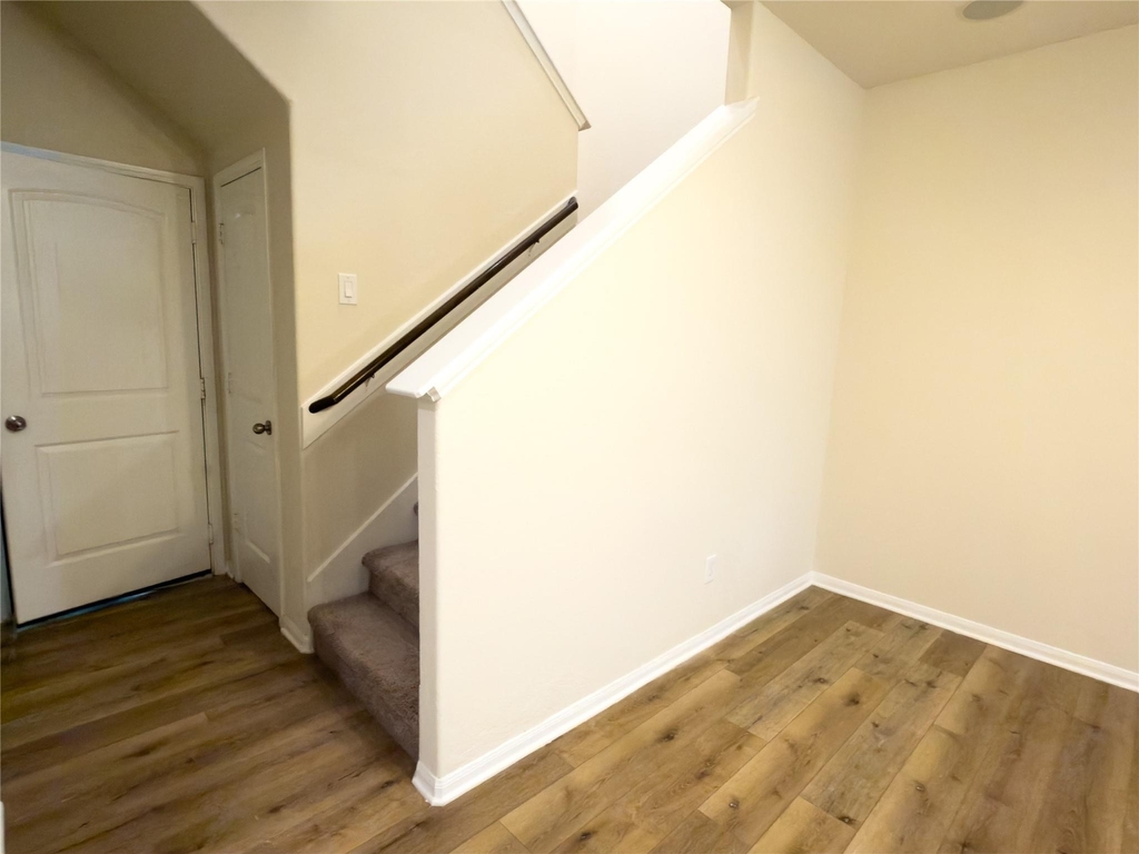 17035 Amarose Drive - Photo 6
