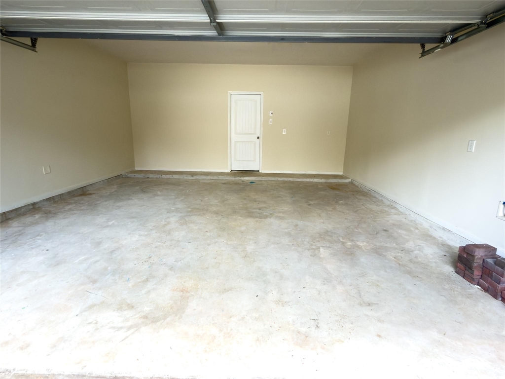 17035 Amarose Drive - Photo 30