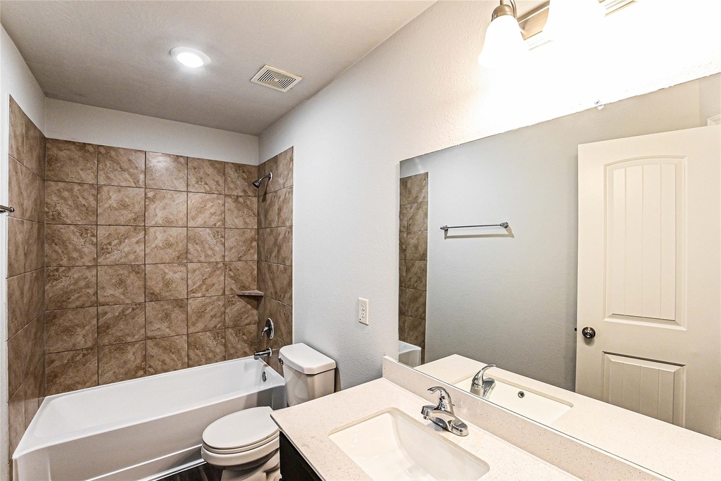 19046 Brescia Lane - Photo 11