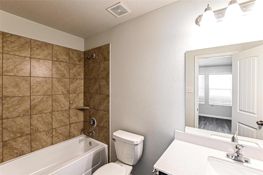 19046 Brescia Lane - Photo 10