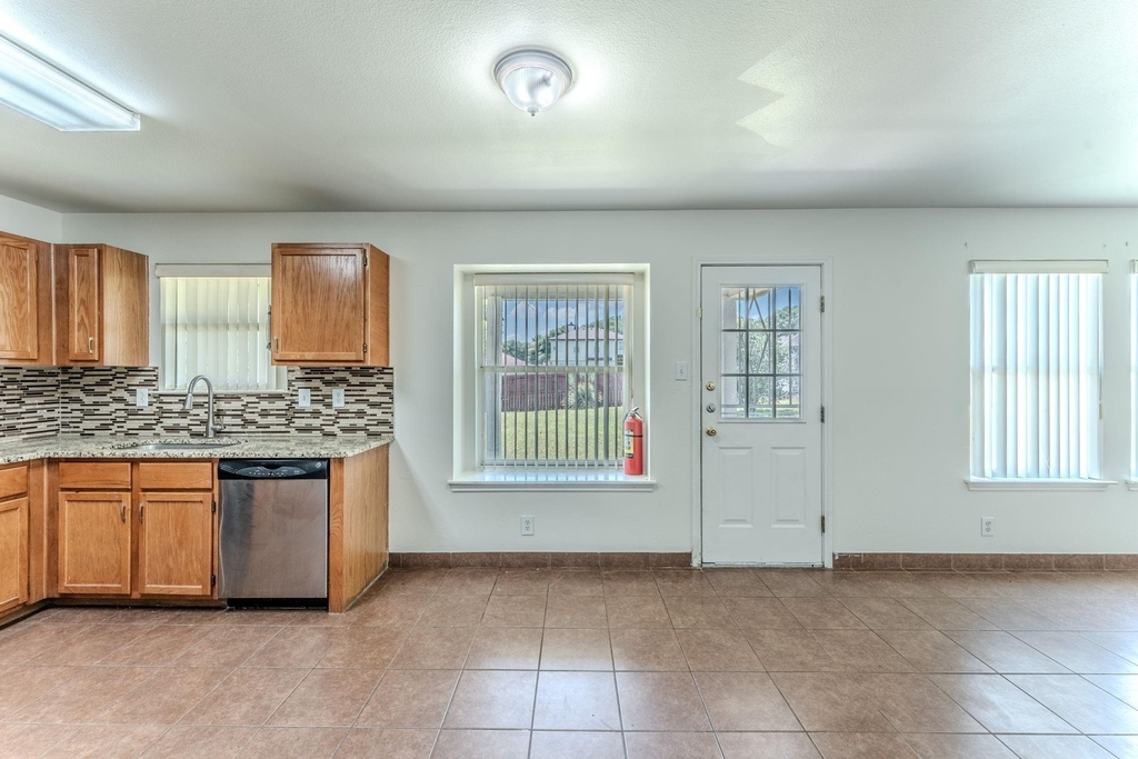 1339 Diamond Bluff - Photo 5