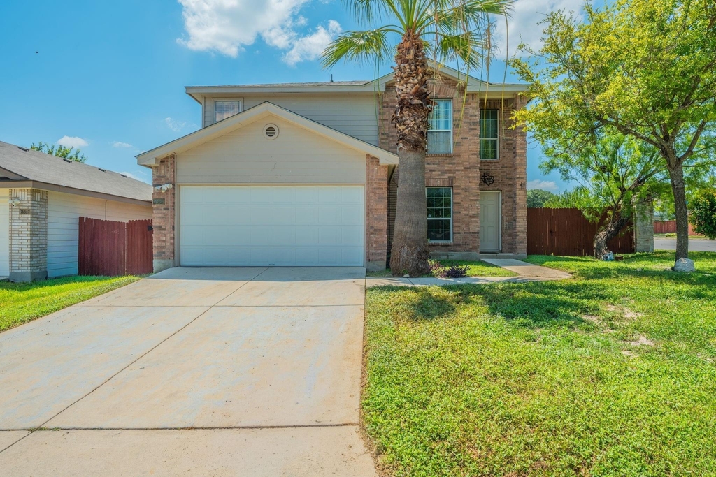 1339 Diamond Bluff - Photo 0