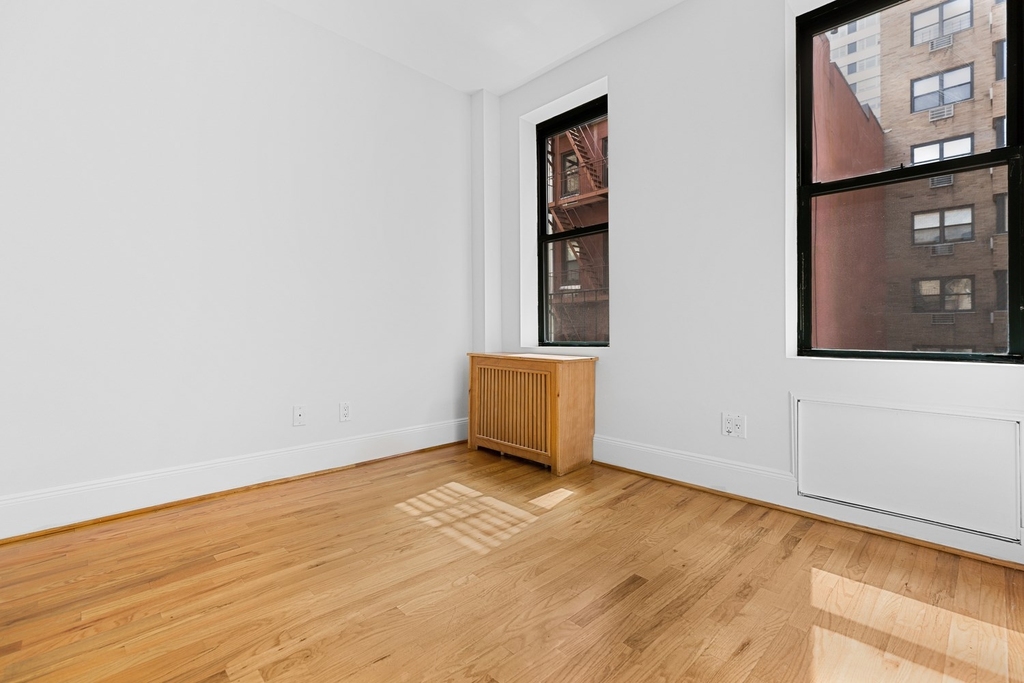 226 East 70th Street - Photo 3