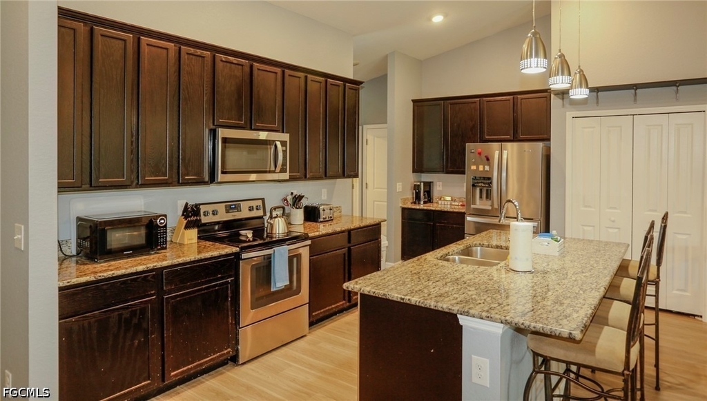 1902 Sw 26th Street - Photo 4