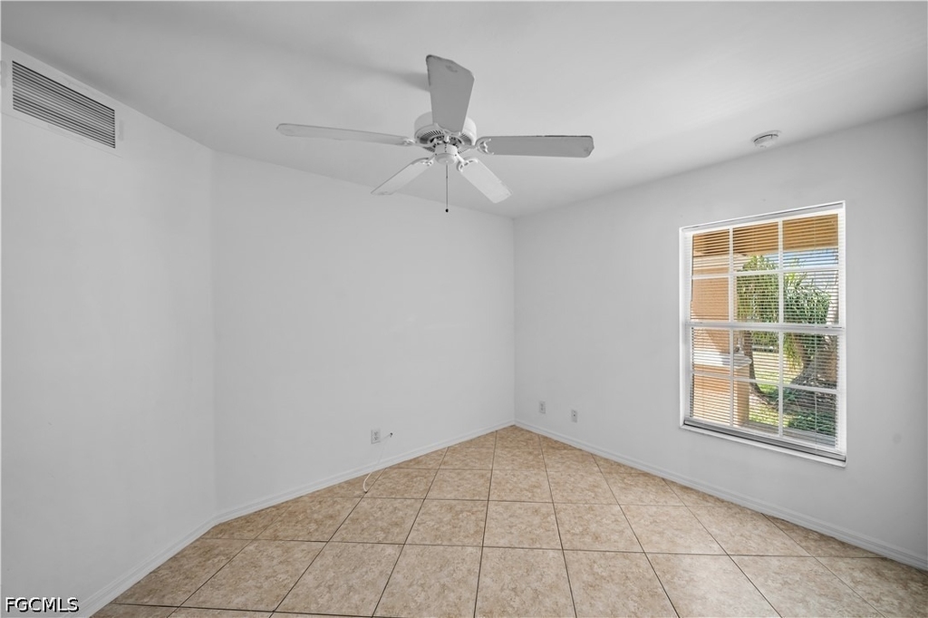 1317 Ne 1st Place - Photo 1
