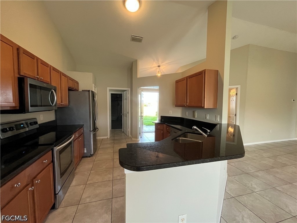 1821 Sw 22nd Lane - Photo 2