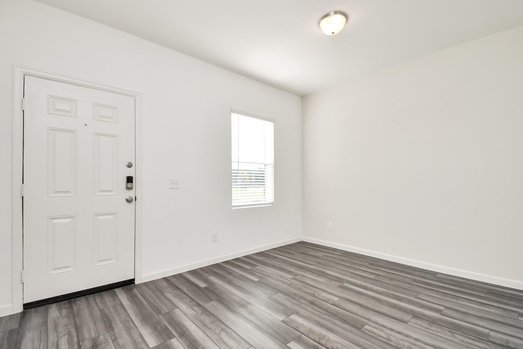 7810 Carrotwood Court - Photo 10