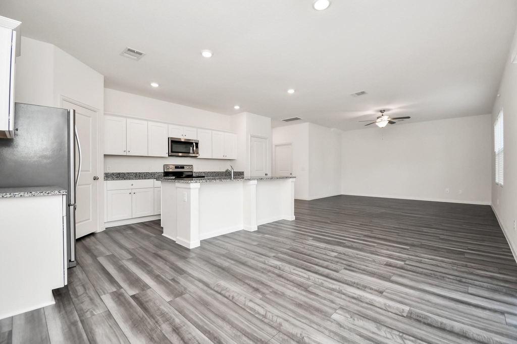 7810 Carrotwood Court - Photo 3