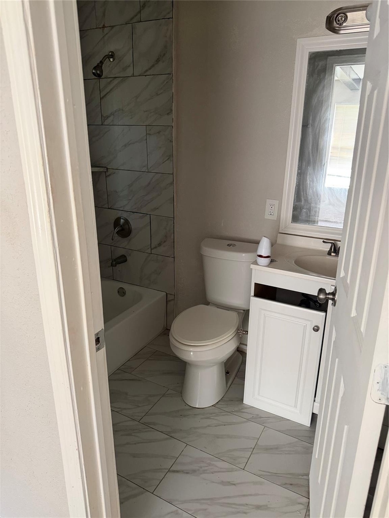 417 13th Street N - Photo 5
