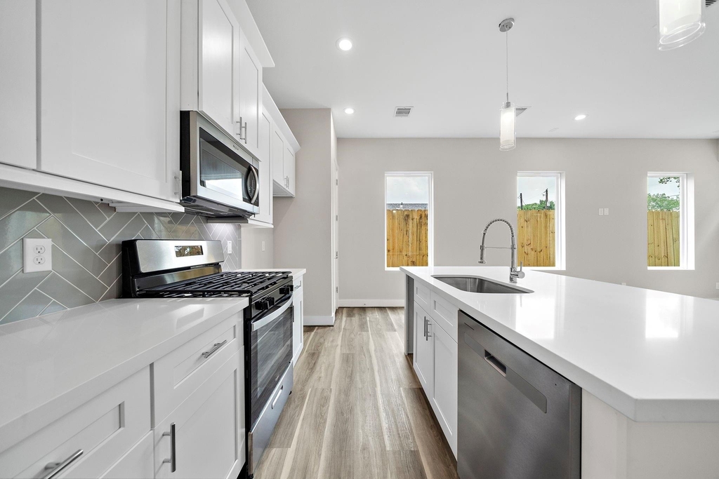 7510 Sandle Street - Photo 1