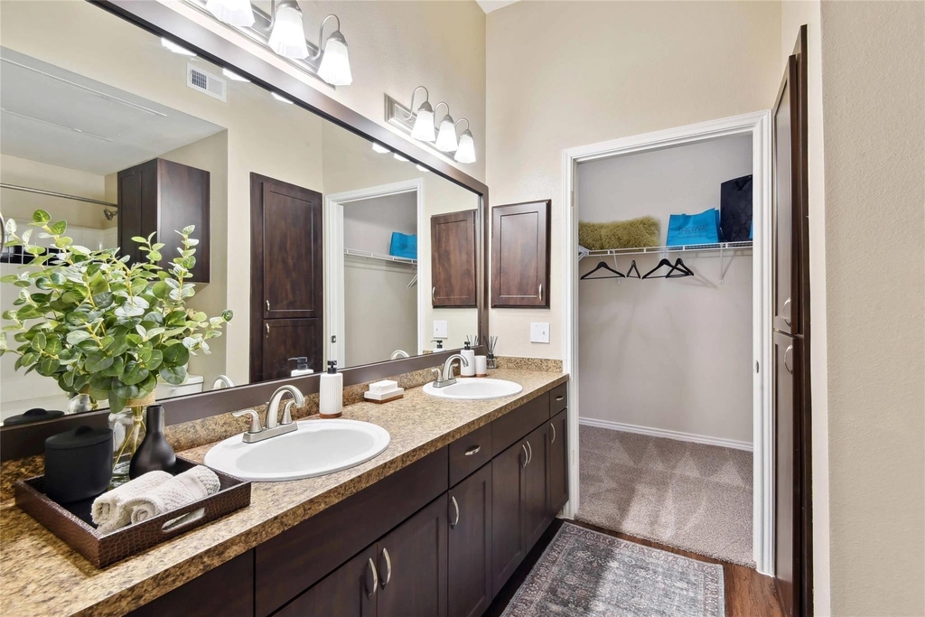 6607 Brodie Ln - Photo 5