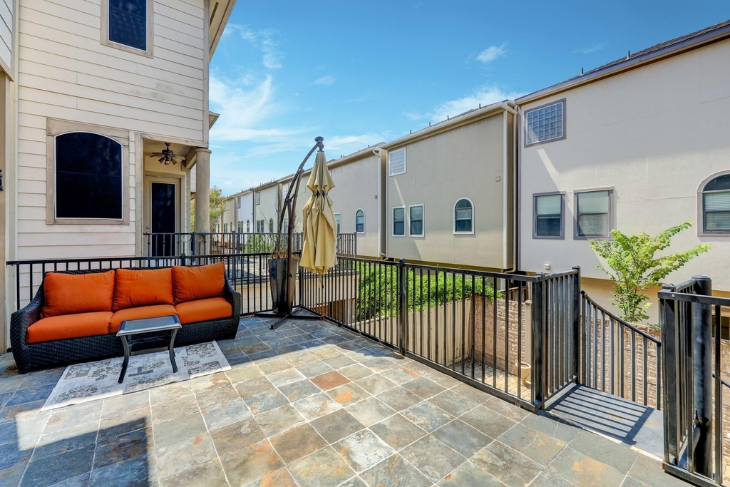 623 Knox Street - Photo 13