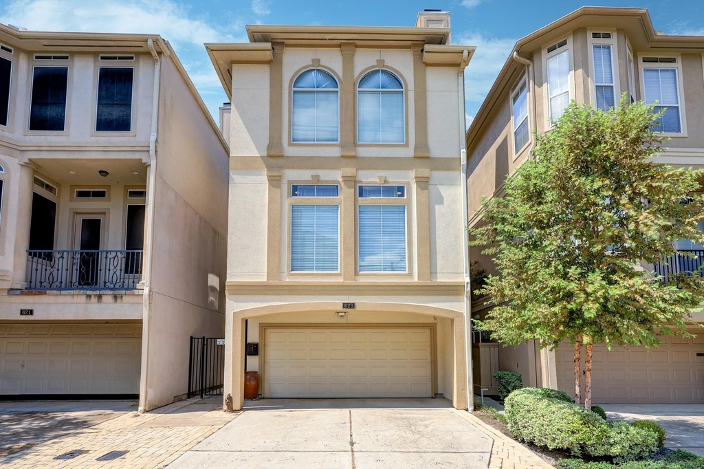 623 Knox Street - Photo 0