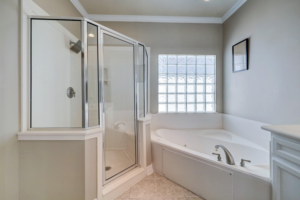 623 Knox Street - Photo 18