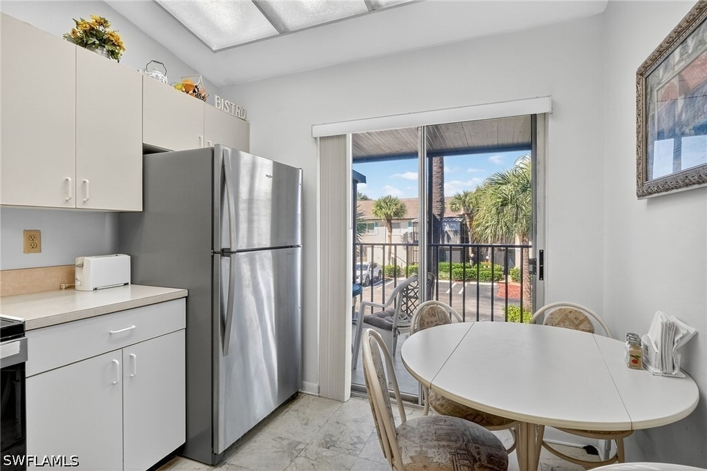 4210 Looking Glass Lane - Photo 11