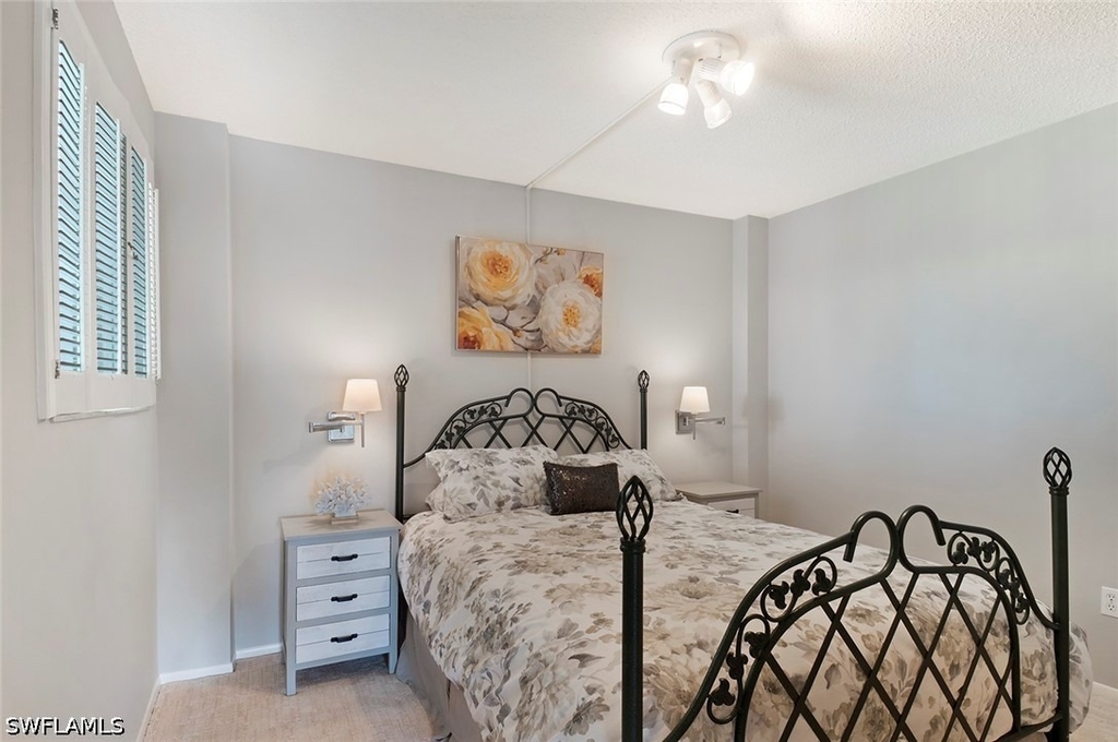 1300 Gulf Shore Boulevard N - Photo 10