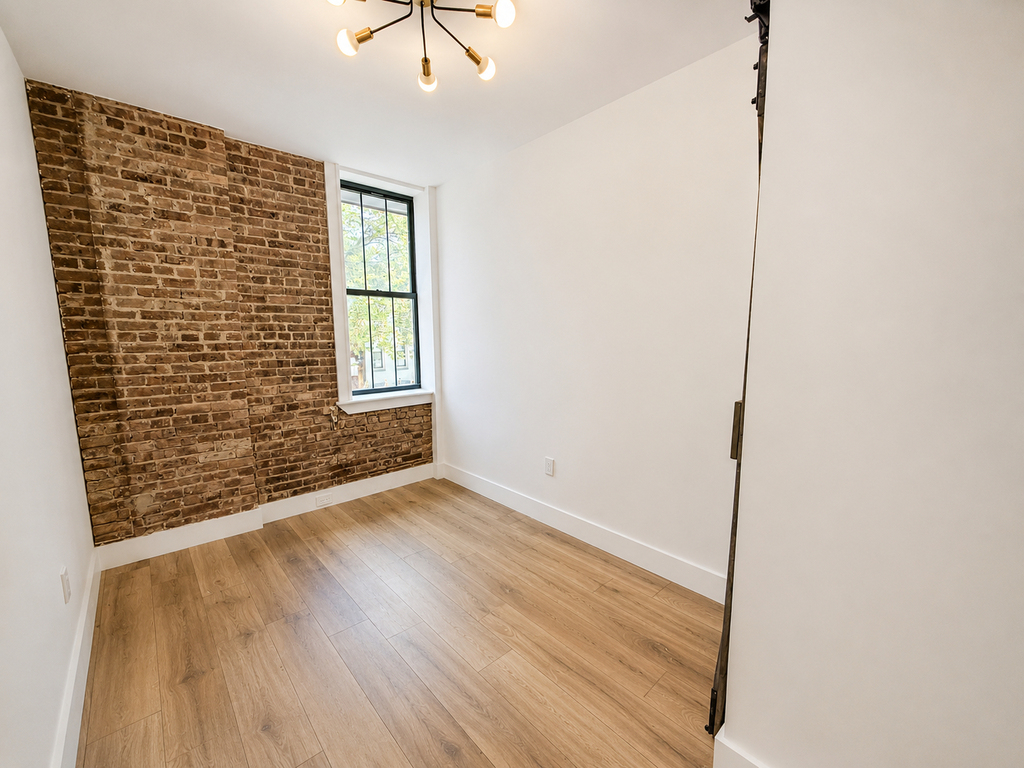 16 Howard Avenue - Photo 5