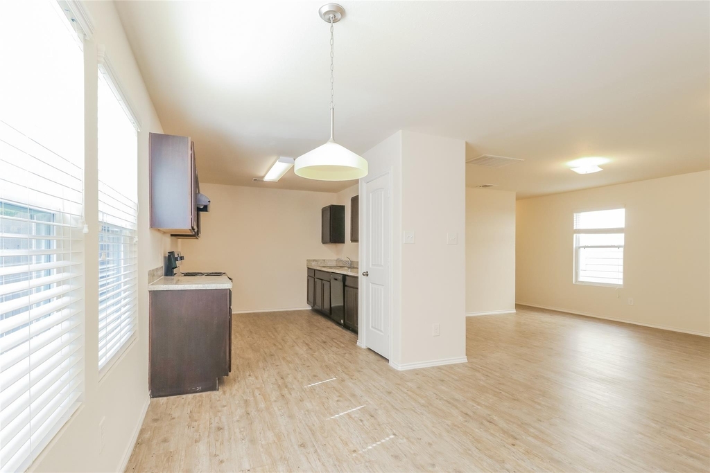13911 Westfield - Photo 3