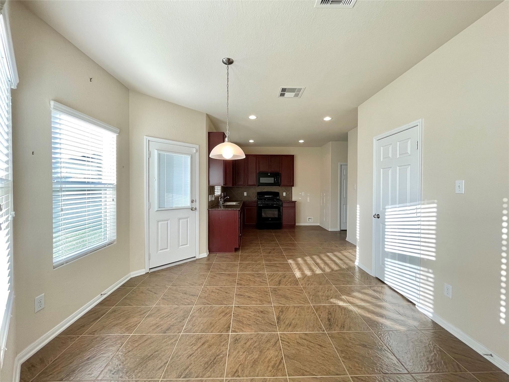 14903 Vinegrove Falls Court - Photo 5
