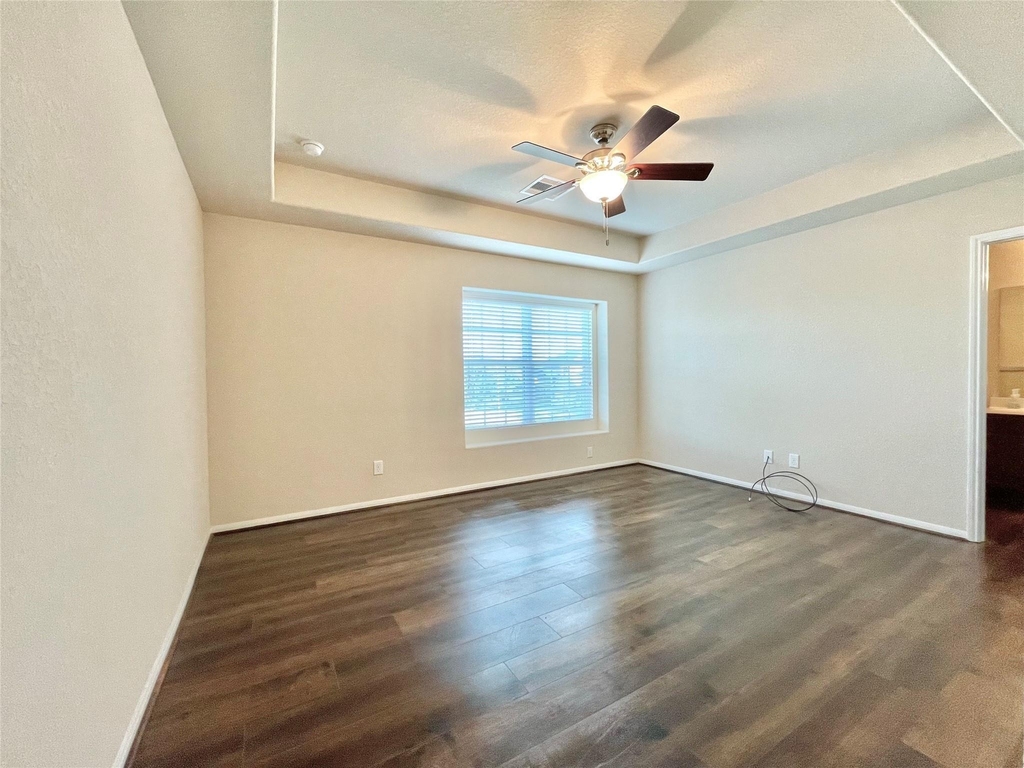 14903 Vinegrove Falls Court - Photo 10
