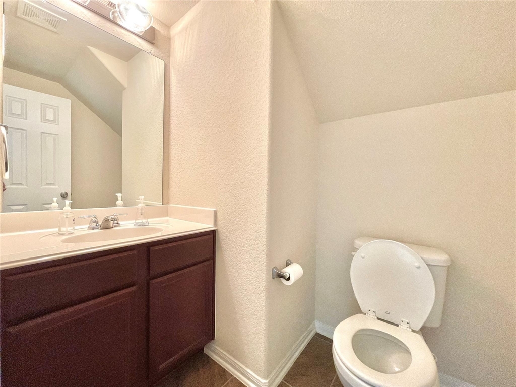 14903 Vinegrove Falls Court - Photo 8