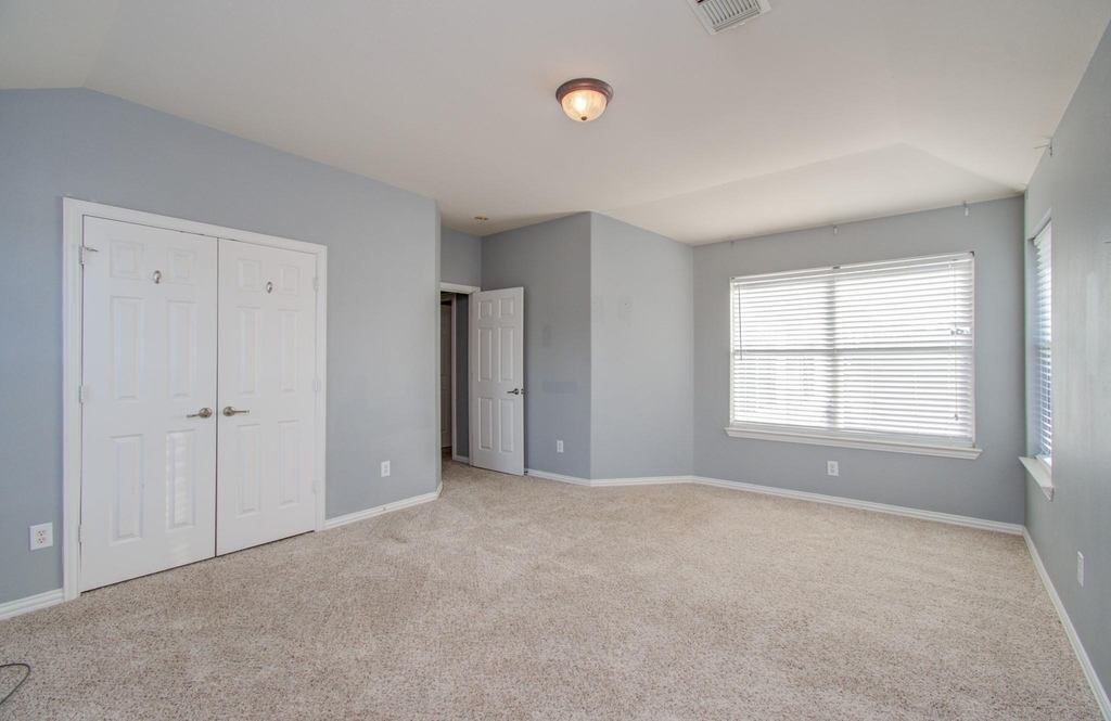 9106 Sunlight Oak Lane - Photo 26