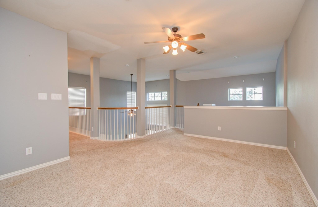 9106 Sunlight Oak Lane - Photo 21