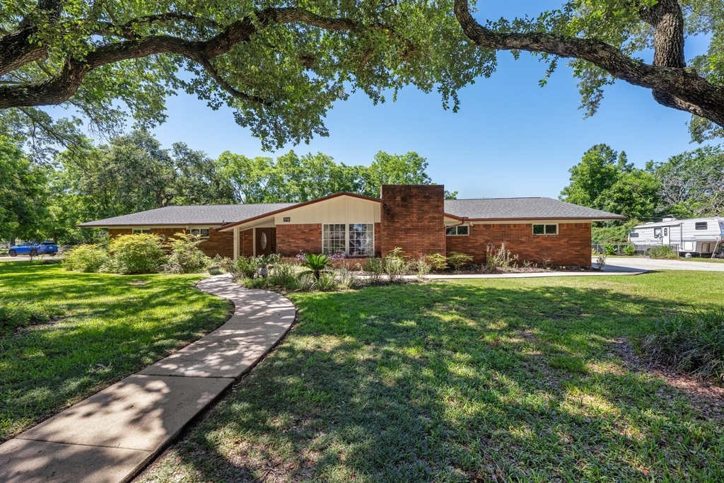 616 Cannan Drive - Photo 0
